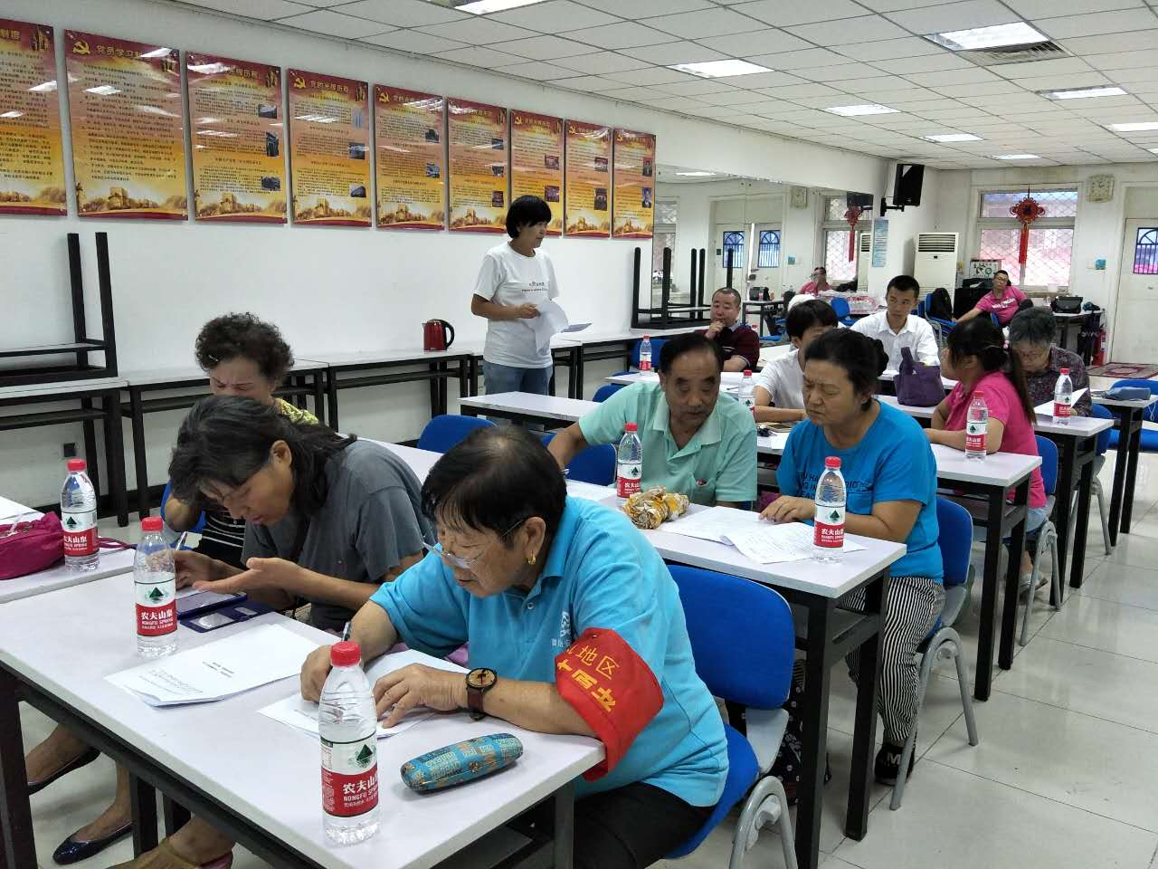 “三社聯(lián)動+”轄區(qū)單位多元參與 社區(qū)環(huán)境治理項目啟動，進入社區(qū)展開調(diào)研