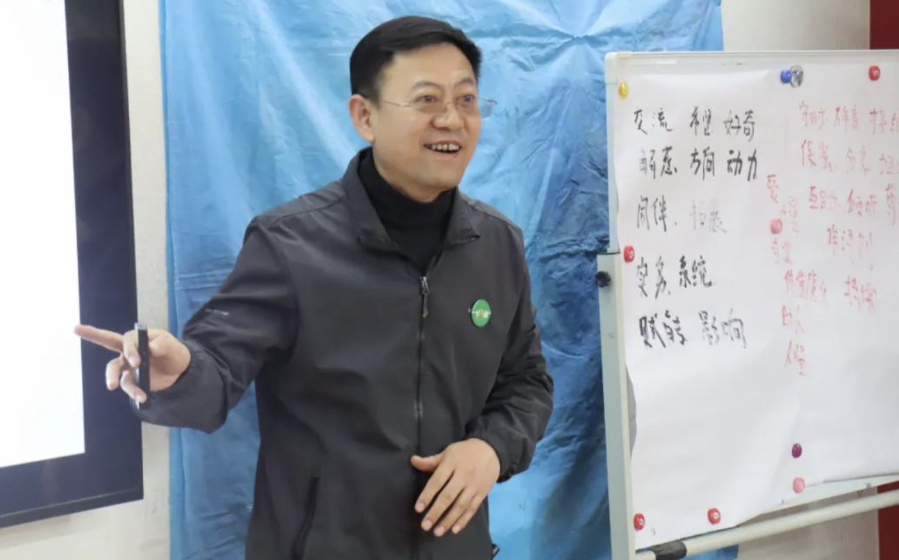 公益1+1 | 了解歷史，看見社會工作專業(yè)的希望——記“溢彩星光” 社會工作實務系列學習小組（一）